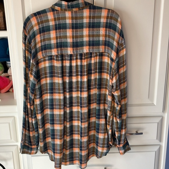 Anthropologie size medium plaid top.  Excellent shape. - Picture 2 of 4